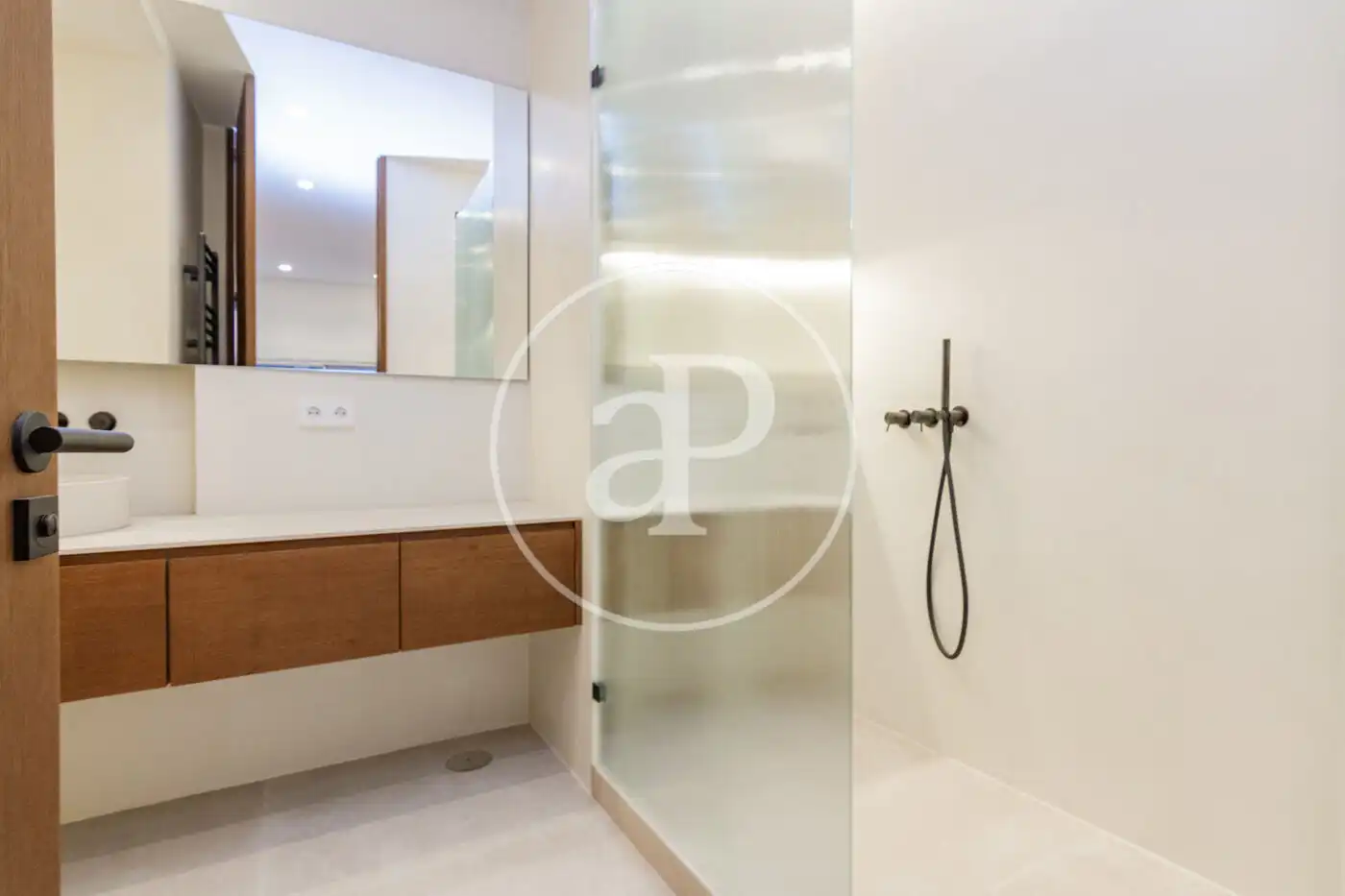 Baño de Piso en venta en Madrid con Aire acondicionado, Calefacción y Balcón