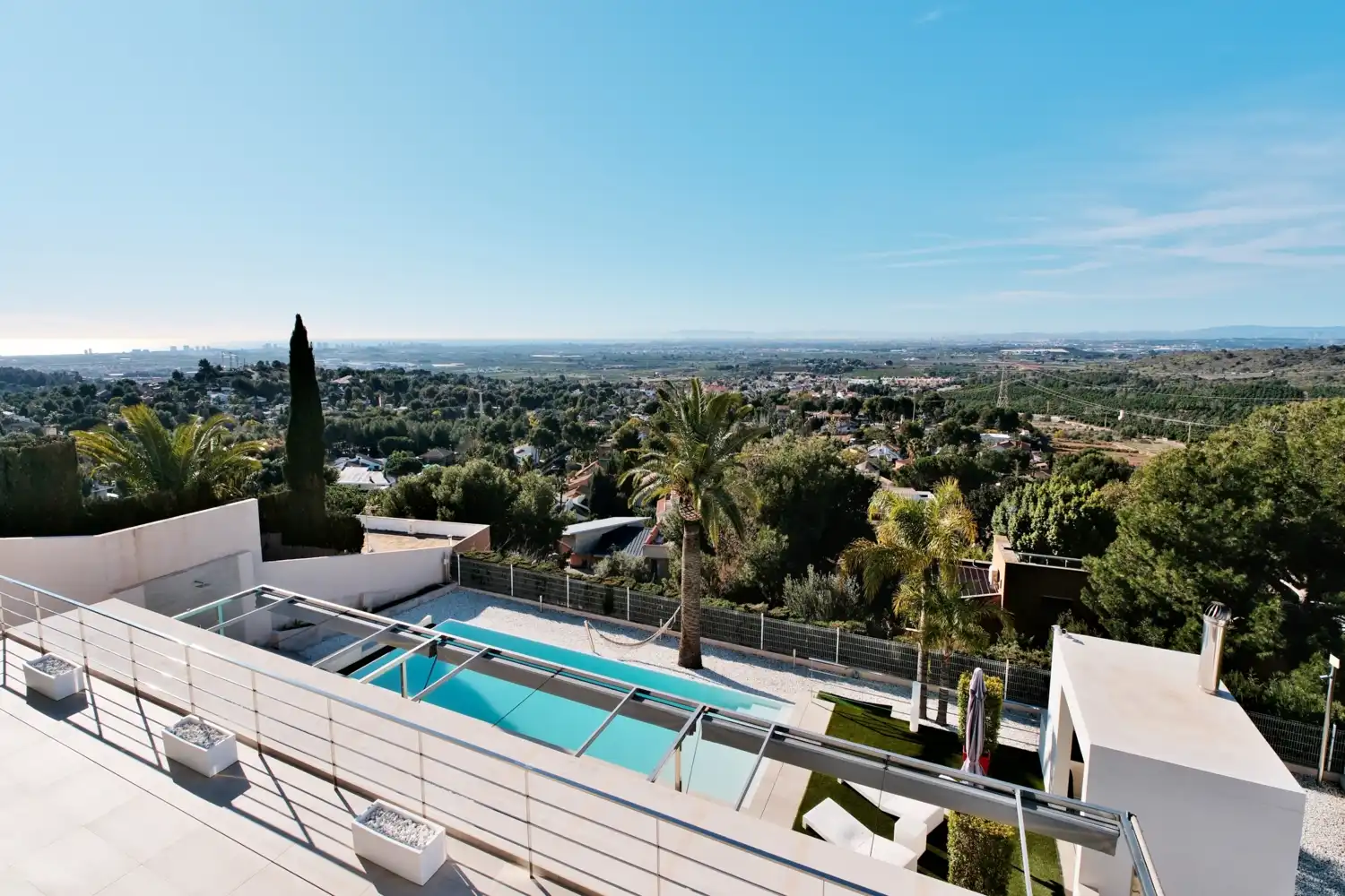 Vista exterior de Casa o xalet en venda en Sagunto / Sagunt amb Aire condicionat, Calefacció i Jardí privat