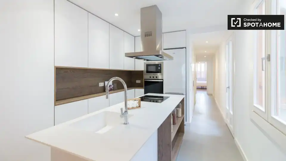 Flat with terrace to rent in Ciutat Vella, imagen 9