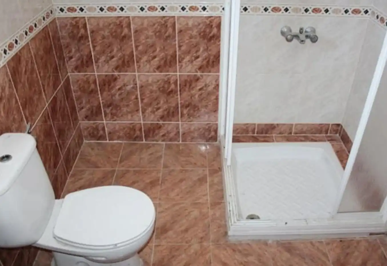 Bathroom of Houses for sale in Fernán-Núñez