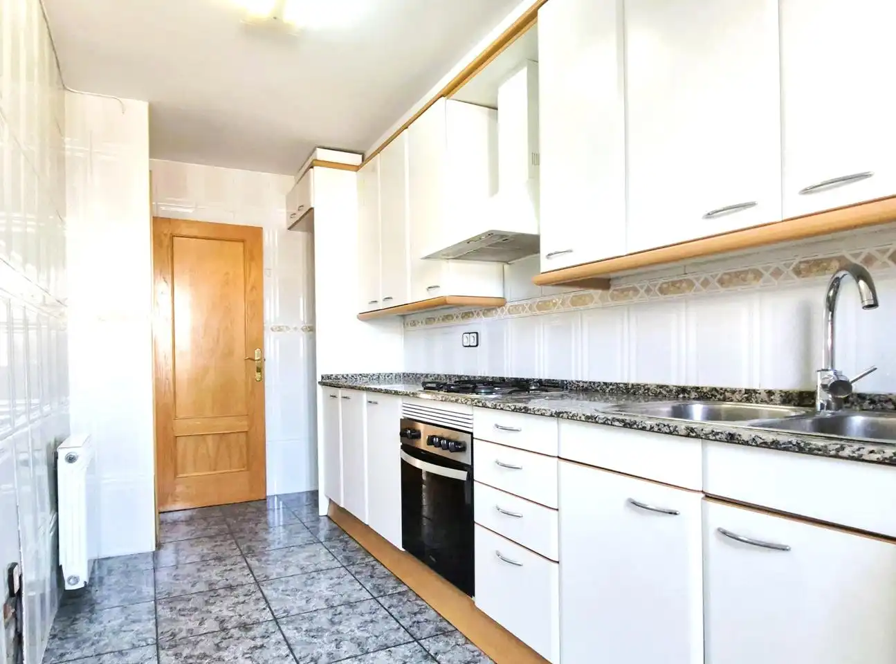 Cocina de Piso en venta en Terrassa con Calefacción, Terraza y Balcón