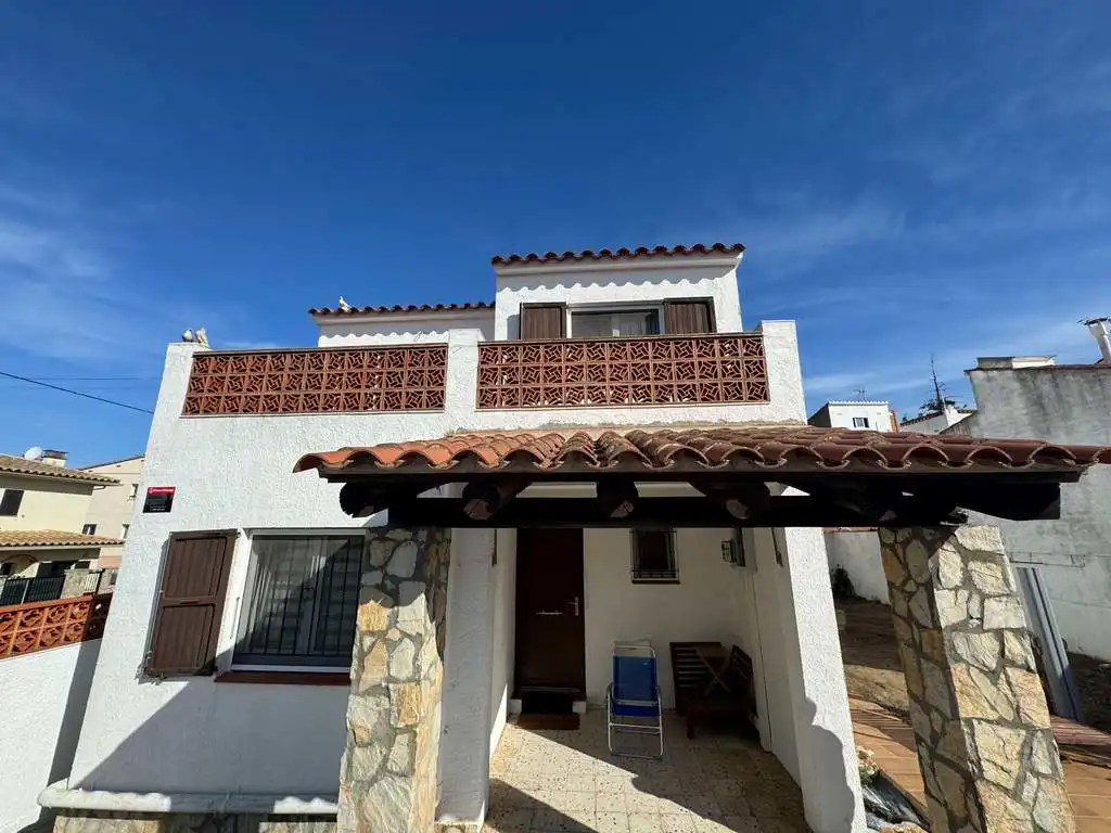 Maison jumelée avec piscine à vendre à Carrer Puig