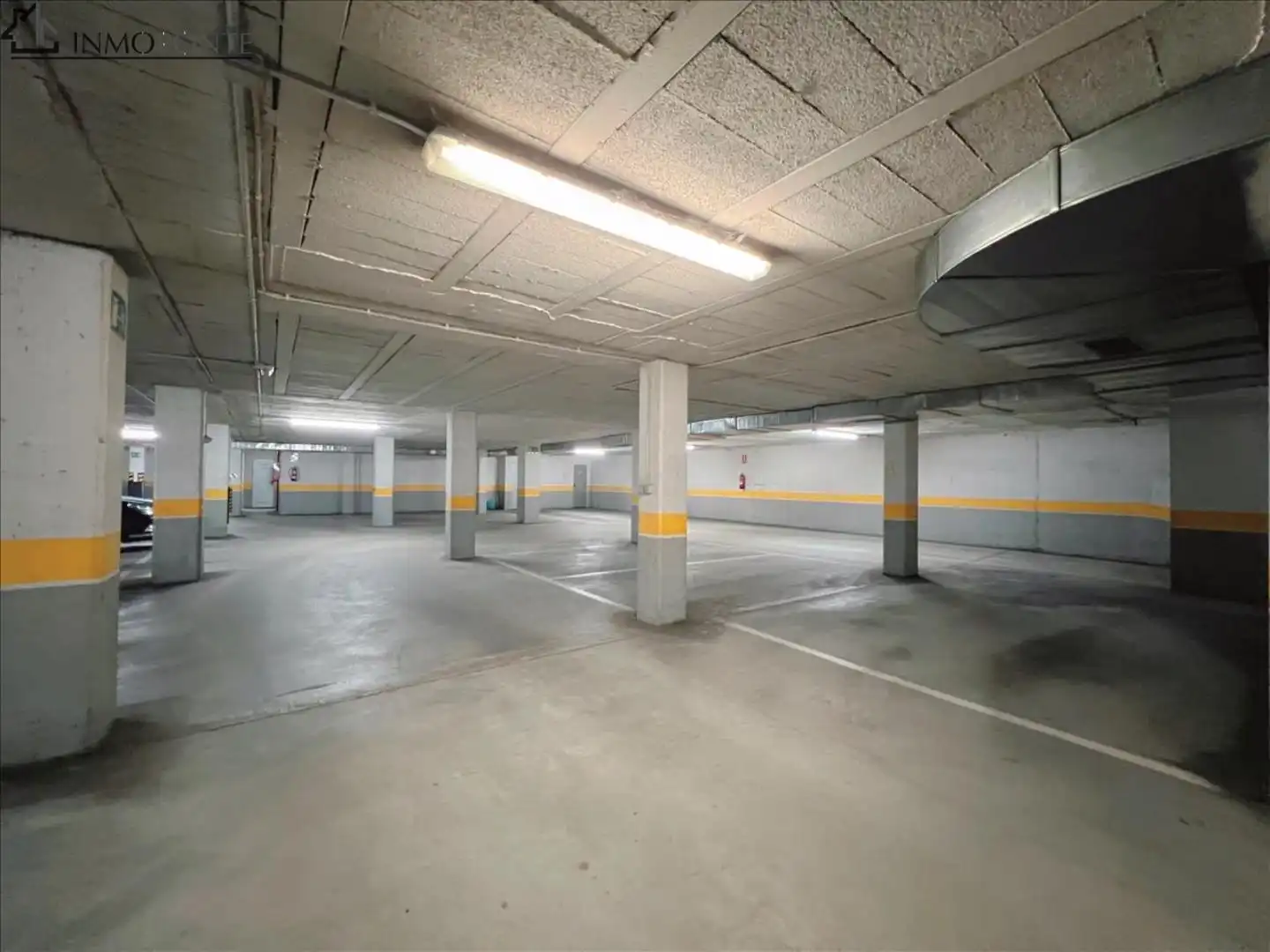 Parkplatz von Garage zum Verkauf in Cangas 