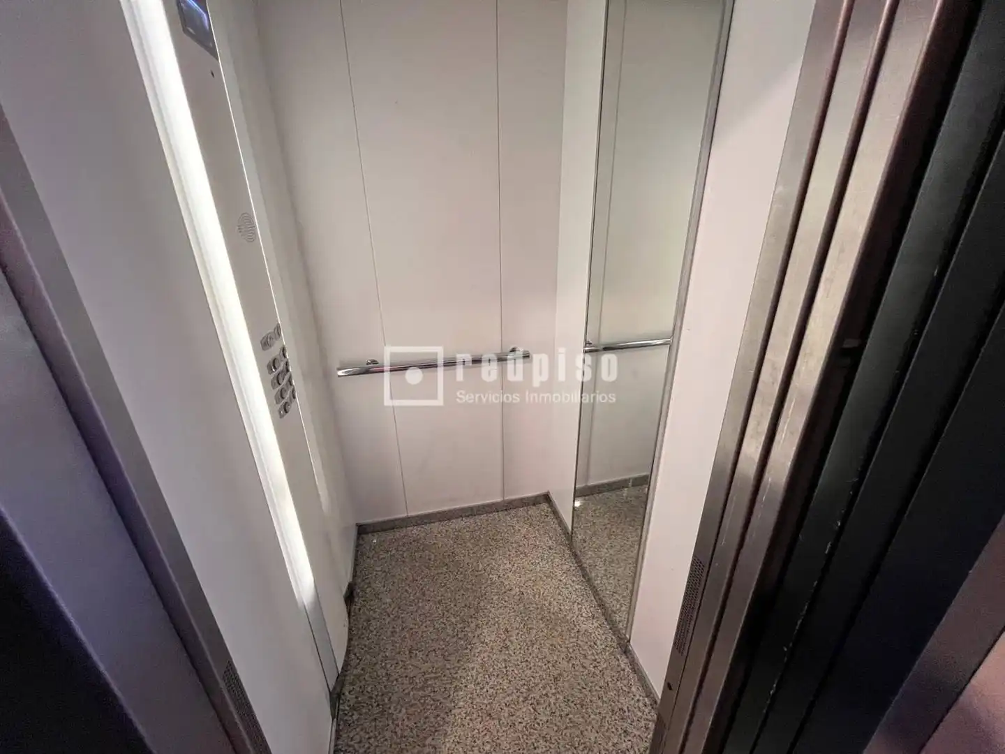 Flat for sale in Madrid  with Air Conditioner, Heating and Private garden