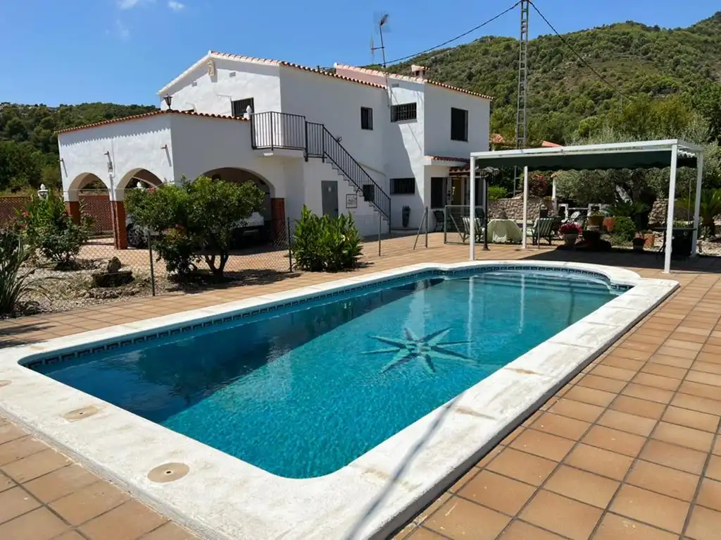 Villa avec terrasse à vendre à Camí de la Serra, imagen 4