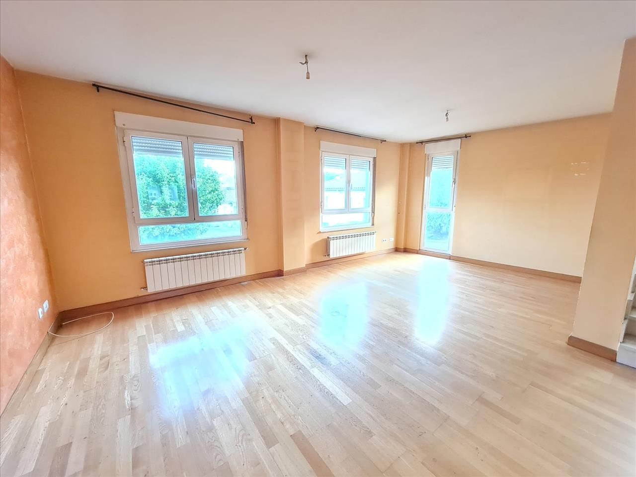 Living room of Single-family semi-detached for sale in Sariegos  with Heating, Private garden and Parquet flooring