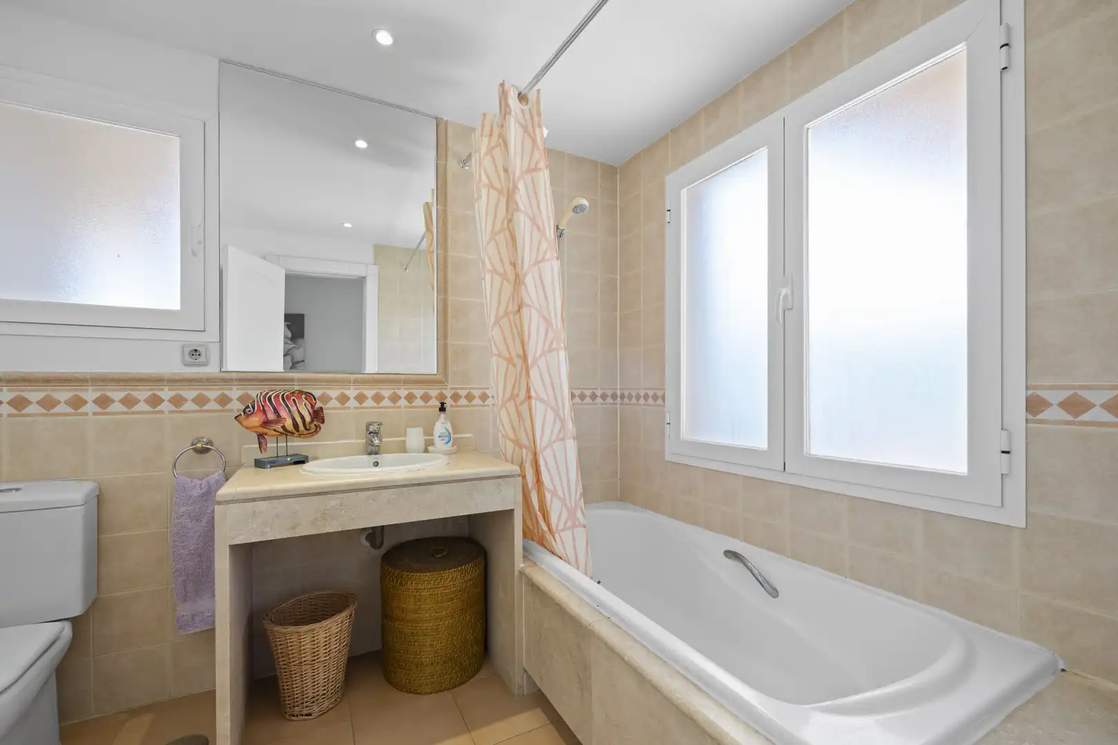Baño de Apartamento en venta en Marbella con Aire acondicionado, Terraza y Piscina