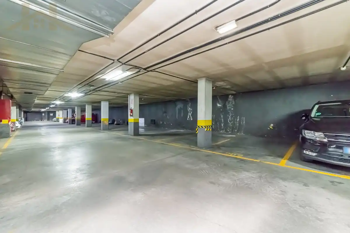 Parking de Piso en venta en Valdemoro con Aire acondicionado, Calefacción y Jardín privado