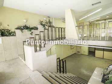 Local comercial en venta en Calle Santa María 19
