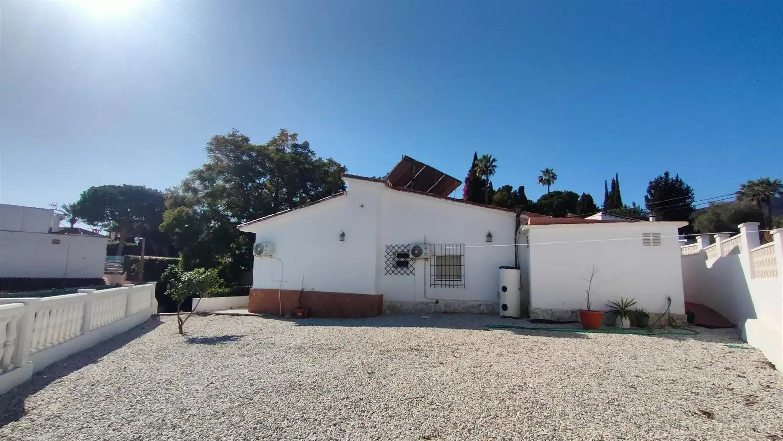 Vista exterior de Casa o xalet en venda en Torremolinos amb Aire condicionat, Terrassa i Traster