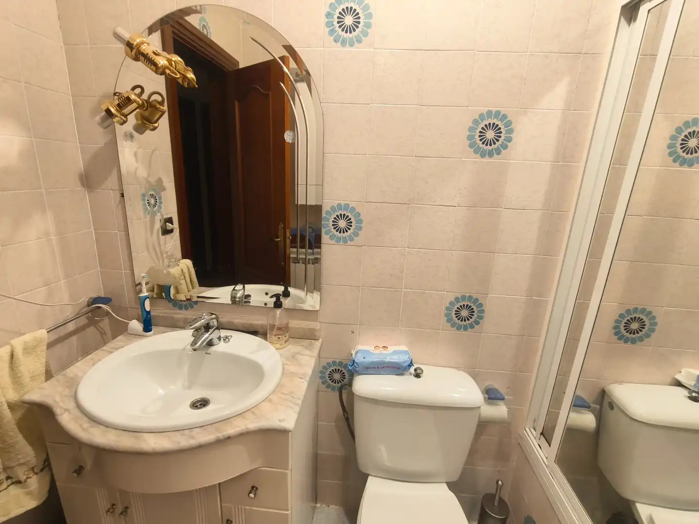 Bathroom of Flat for sale in Villamuriel de Cerrato  with Heating, Storage room and Furnished