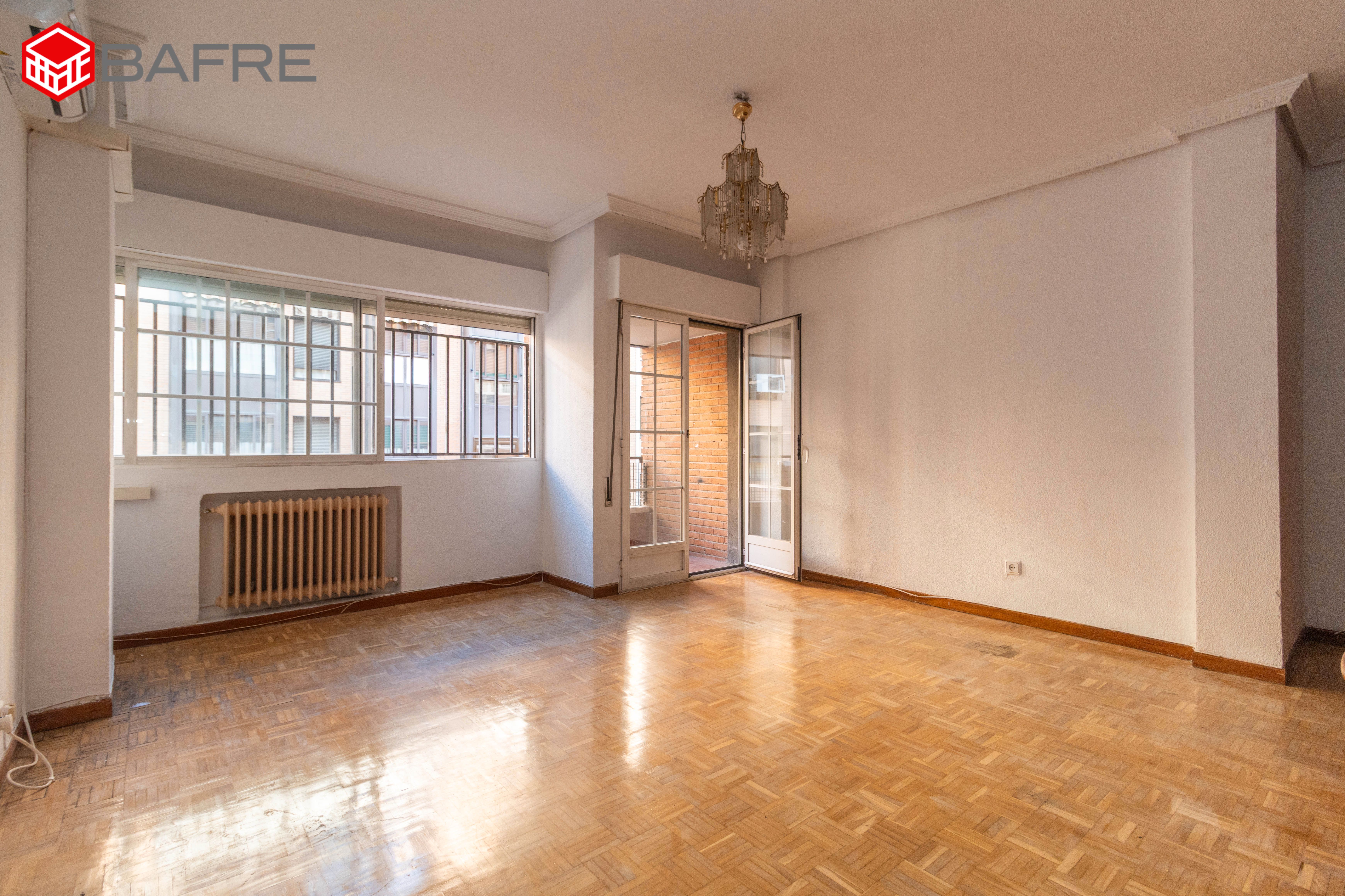Bedroom of Flat for sale in  Madrid Capital  with Air Conditioner, Heating and Parquet flooring