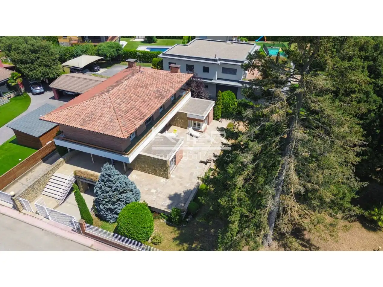Vista exterior de Casa o xalet en venda en Manlleu amb Aire condicionat, Calefacció i Jardí privat