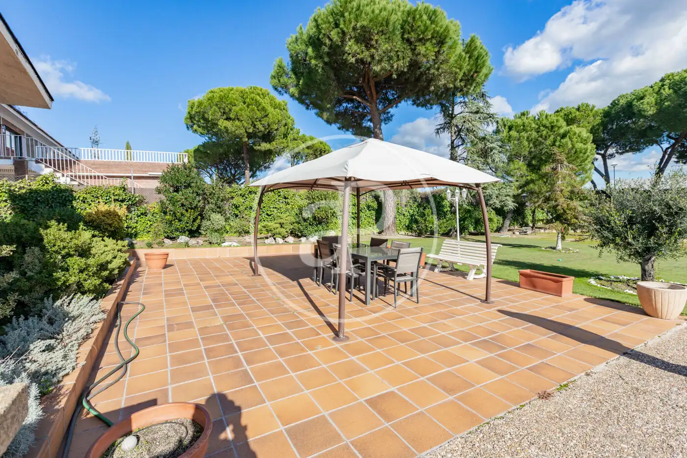 Jardí de Casa o xalet en venda en Las Rozas de Madrid amb Aire condicionat, Calefacció i Jardí privat