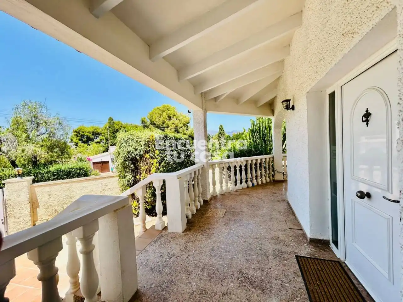 Vista exterior de Casa o xalet en venda en L'Alfàs del Pi amb Aire condicionat, Calefacció i Jardí privat