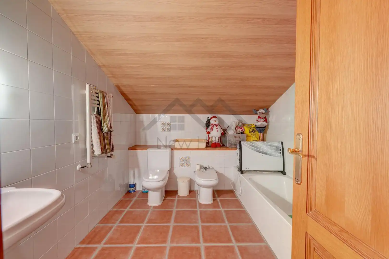Bathroom of Houses for sale in La Pobla de Vallbona  with Heating, Private garden and Terrace