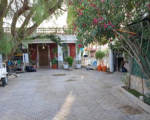 Vista exterior de Casa o xalet en venda en Elda amb Terrassa i Piscina