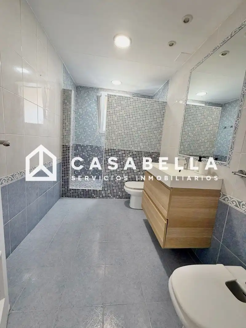 Baño de Piso de alquiler en Valencia con Aire acondicionado, Calefacción y Terraza