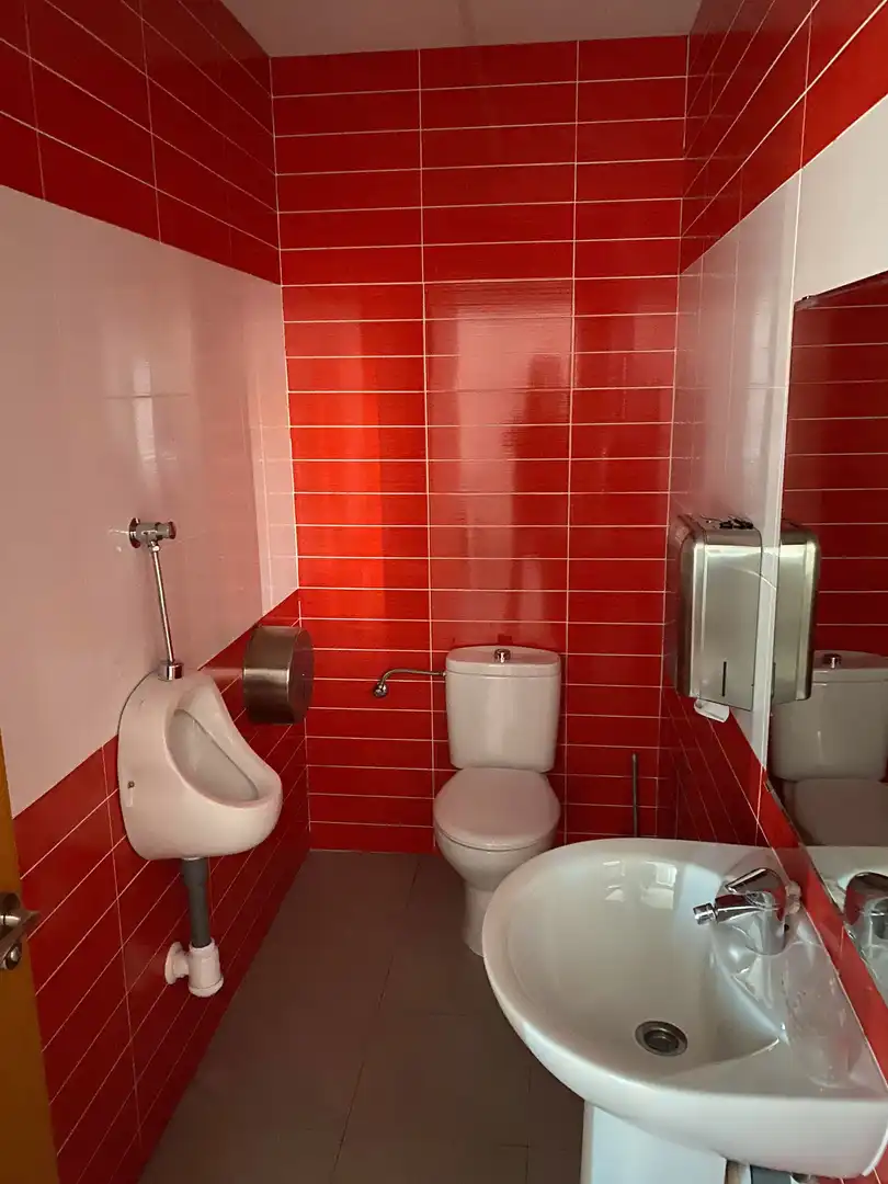 Badezimmer von Geschaftsraum zur Miete in Mérida mit Klimaanlage und Heizung