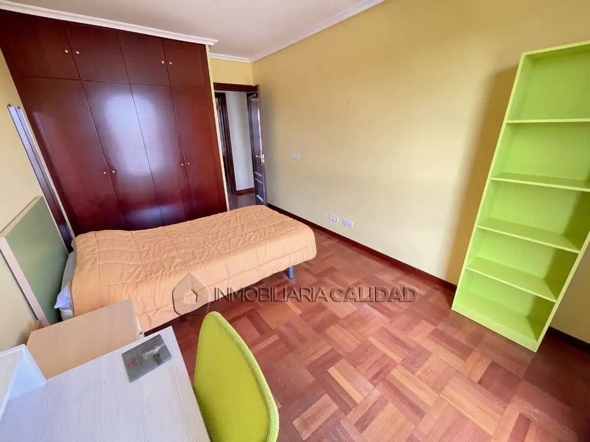 Bedroom of Flat for rent in Burgos  with Heating and Furnished