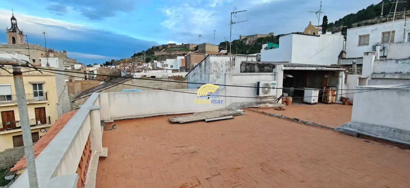 Vista exterior de Casa o xalet en venda en Sagunto / Sagunt amb Terrassa i Traster