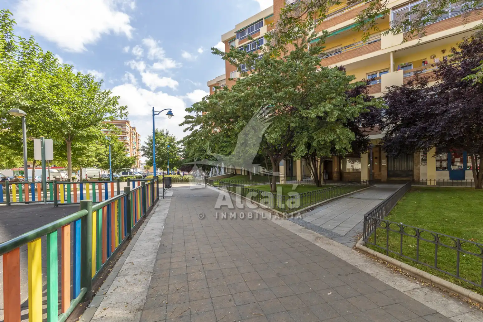 Vista exterior de Piso en venta en Azuqueca de Henares con Aire acondicionado, Jardín privado y Domótica