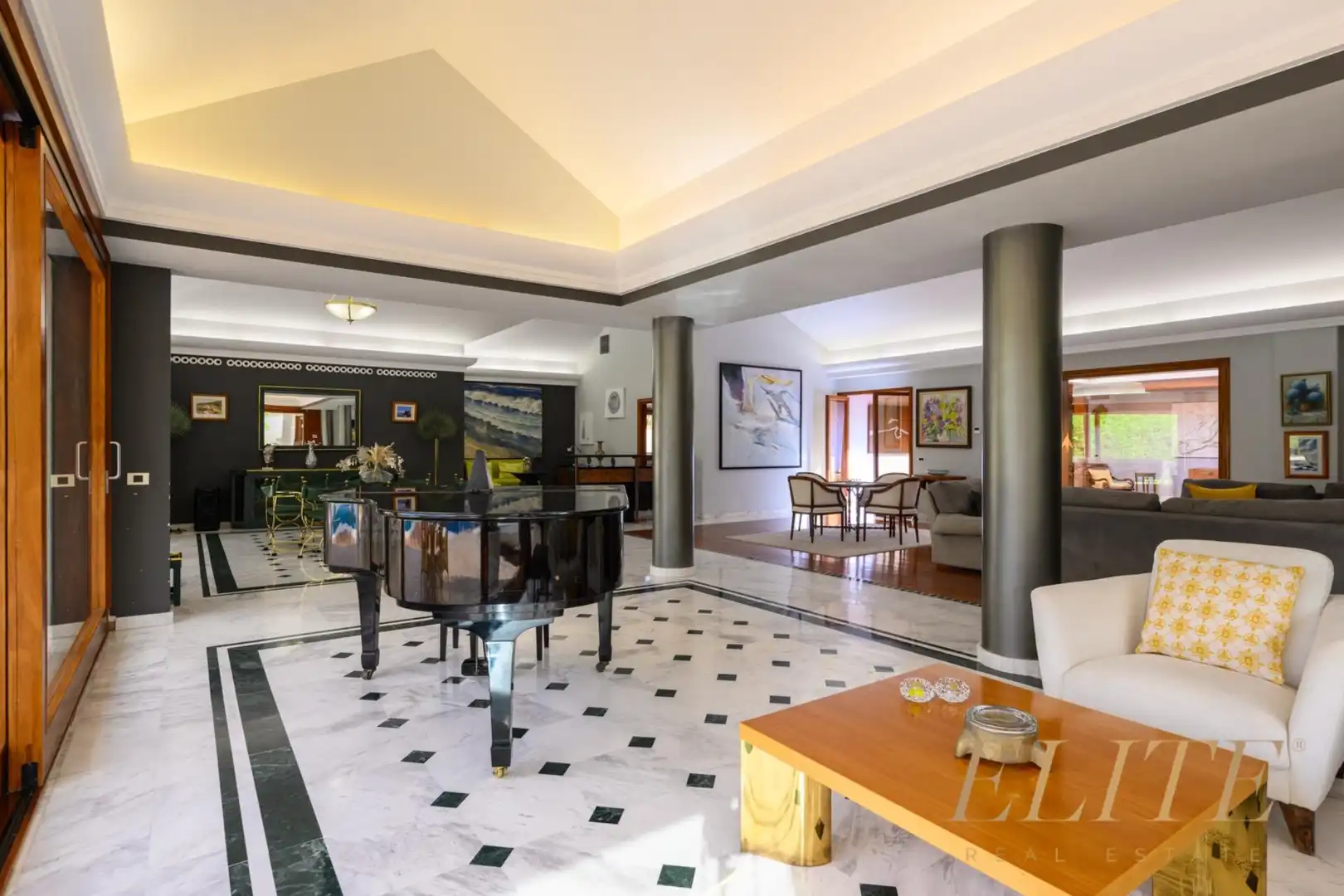 Sala d'estar de Casa o xalet en venda en San Bartolomé de Tirajana amb Jardí privat, Terrassa i Piscina