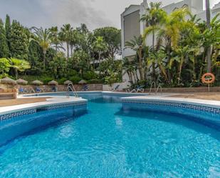 Piscina de Apartament de lloguer en Marbella amb Jardí privat, Terrassa i Piscina comunitària