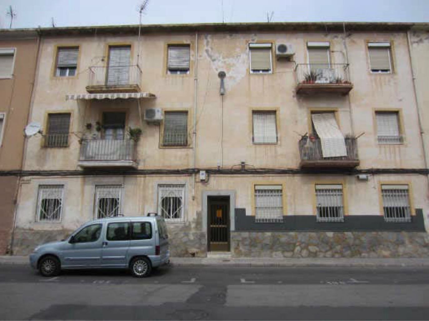 Vista exterior de Piso en venta en Elda