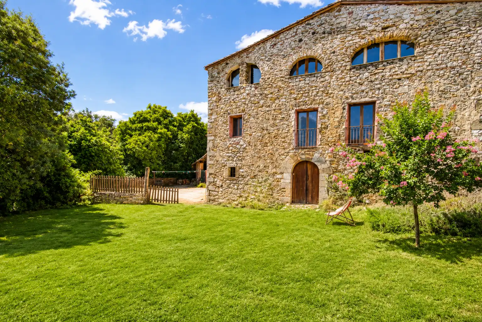 Außenansicht von Country house zum Verkauf in Tortellà mit Heizung