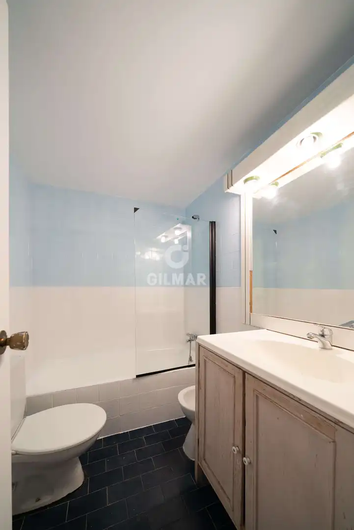 Bathroom of Flat for sale in Madrid  with Heating and Balcony
