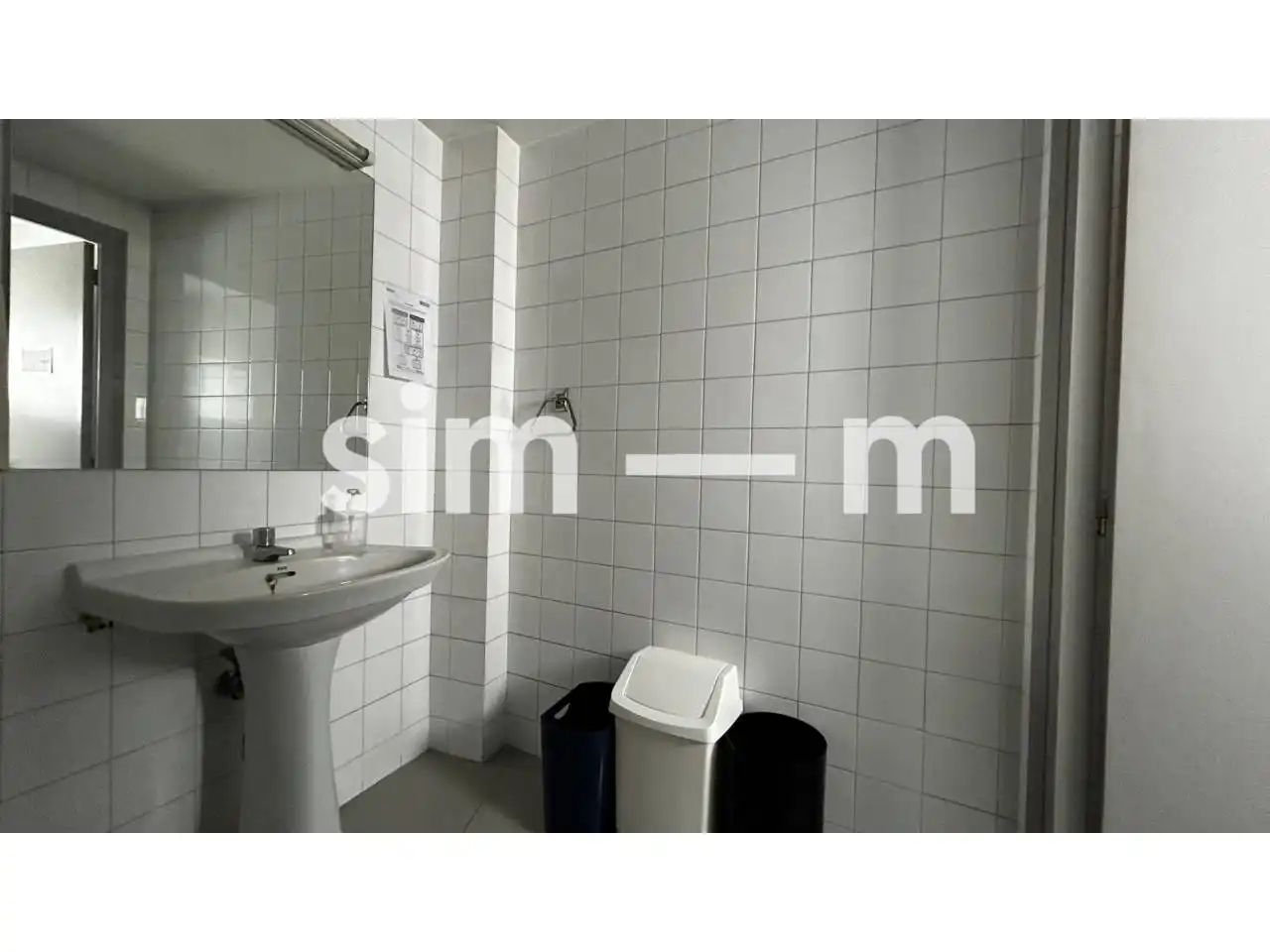 Baño de Local en venta en Tona con Alarma