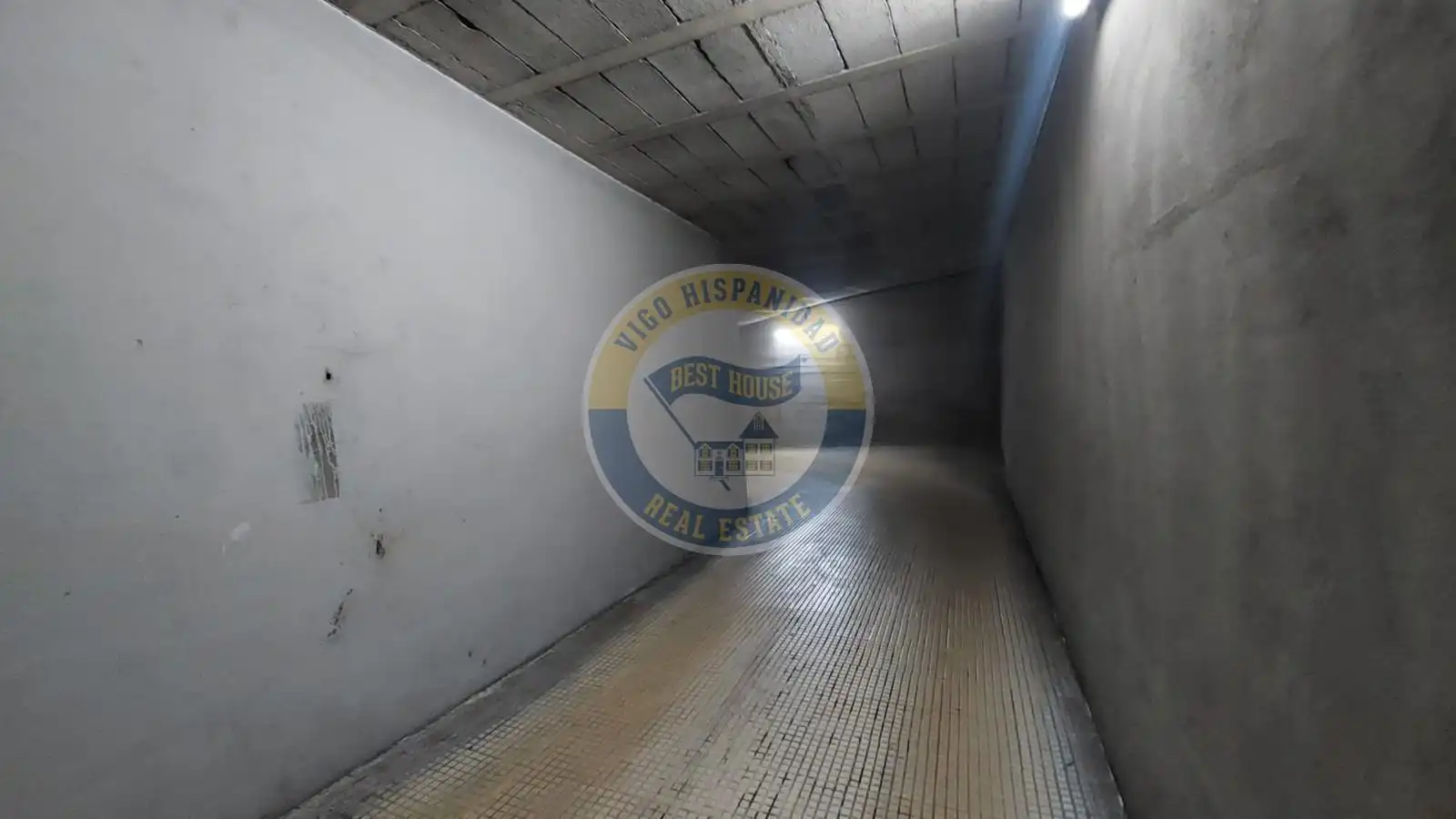 Piso en venta en Vigo  con Calefacción, Parquet y Trastero