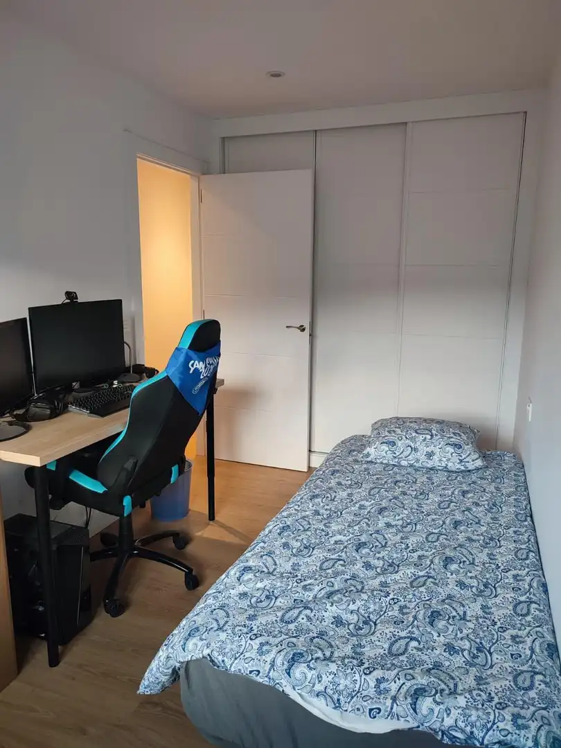 Schlafzimmer von Wohnung zur Miete in Oviedo  mit Heizung, Terrasse und Möbliert