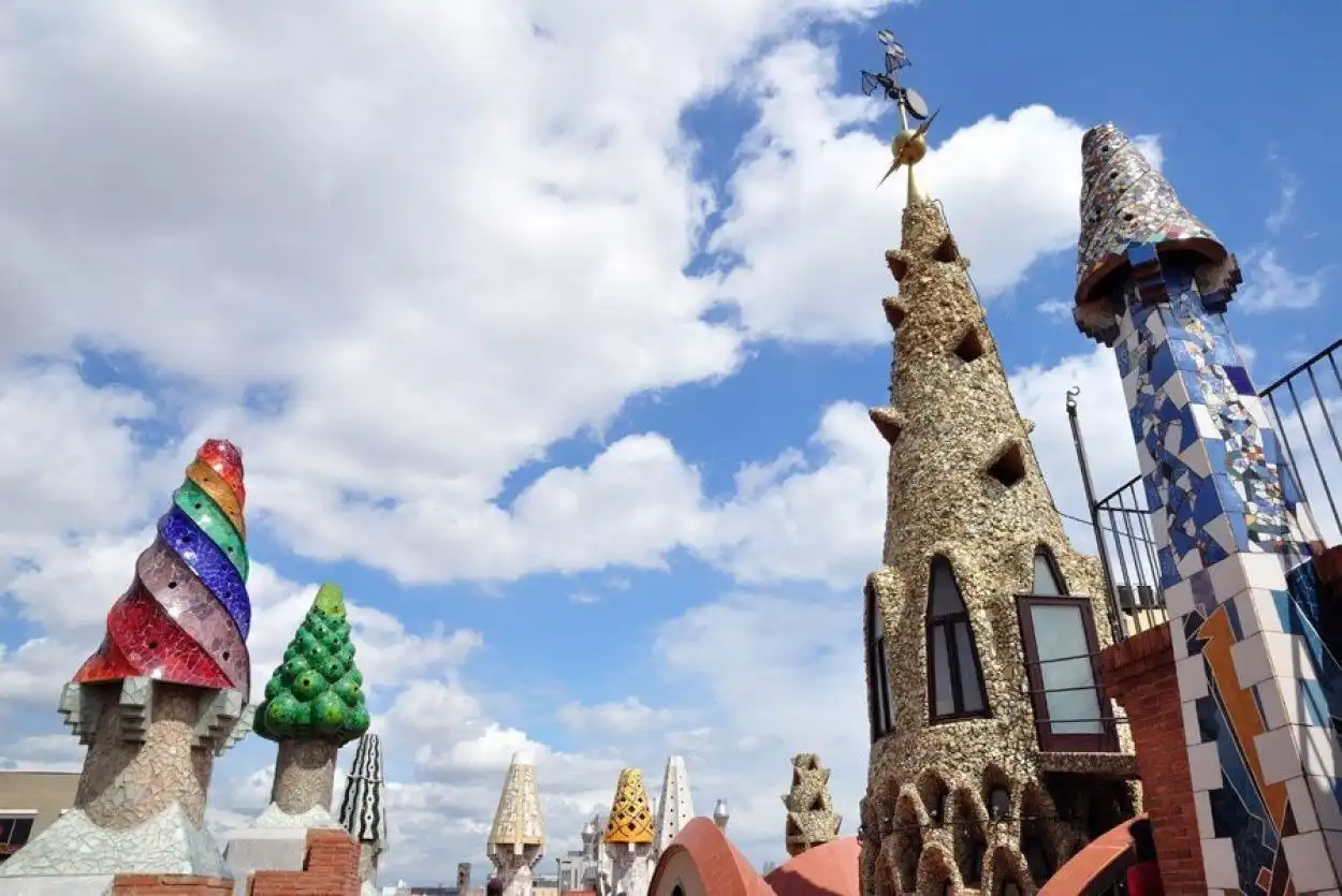 Vista exterior de Edifici en venda en Barcelona