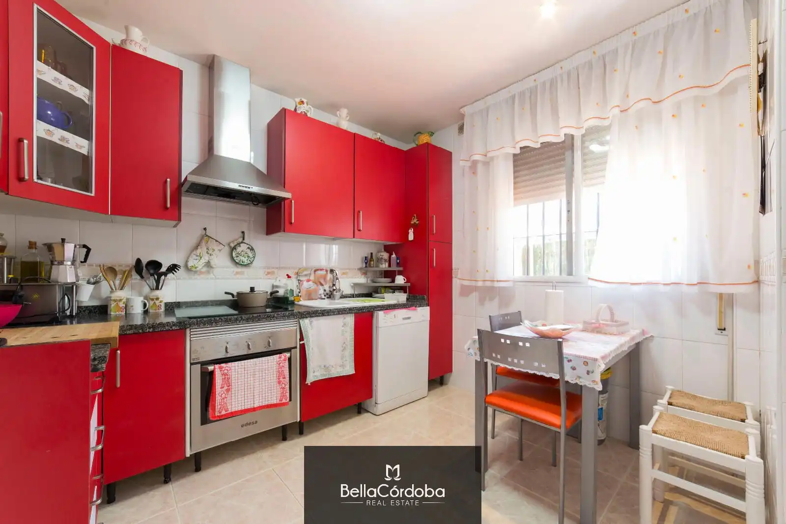 Detached homes for sale in Poniente-Norte - Miralbaida - Parque Azahara