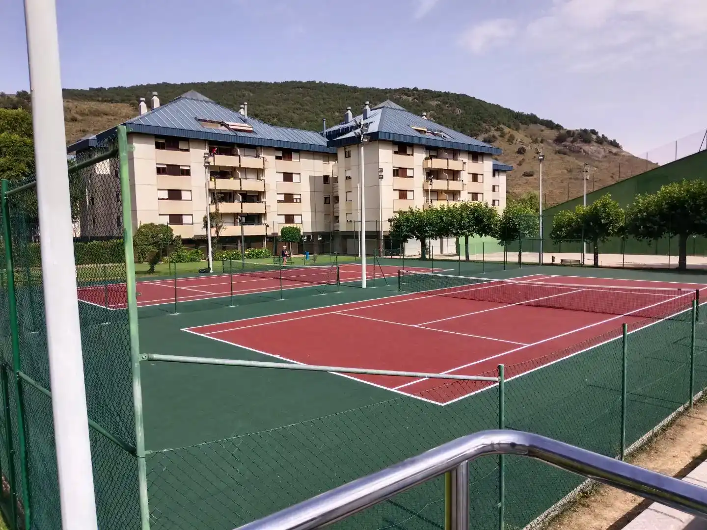 Aparcament de Pis en venda en Ezcaray amb Piscina i Balcó