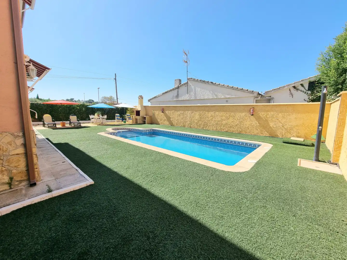 Piscina de Casa o xalet en venda en Escalona amb Aire condicionat, Jardí privat i Traster