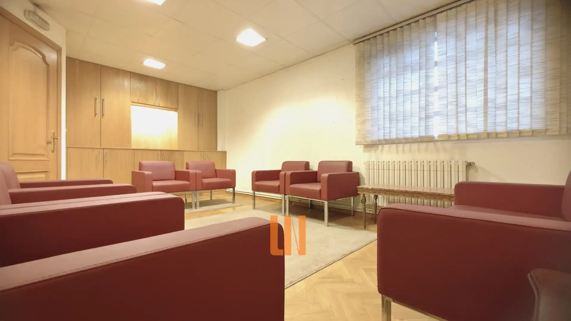 Büro zur Miete in A Coruña Capital  mit Heizung und Internet