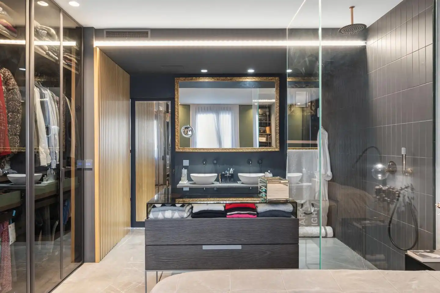 Badezimmer von Erdgeschoss zum Verkauf in Madrid mit Klimaanlage, Privatgarten und Terrasse
