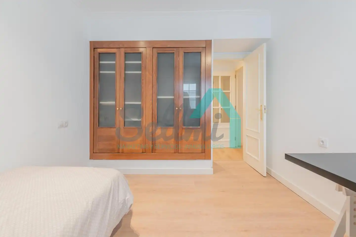 Schlafzimmer von Wohnung zur Miete in Oviedo  mit Heizung, Parkett und Terrasse