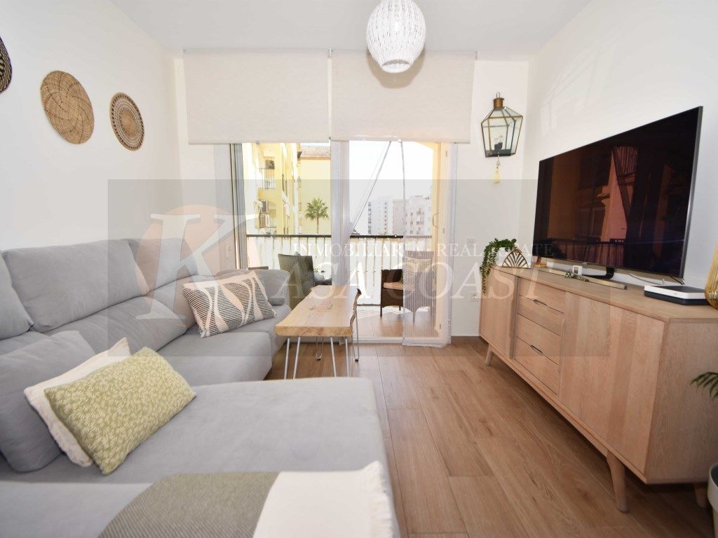 Living room of Flat for sale in Fuengirola  with Air Conditioner, Private garden and Terrace