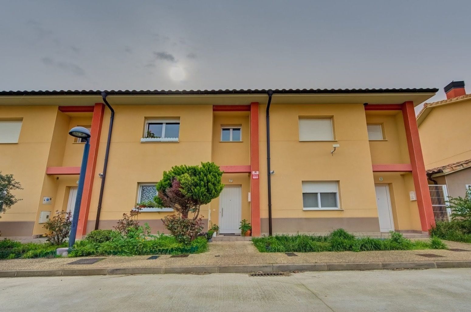 Vista exterior de Casa o chalet en venta en Artajona con Calefacción, Jardín privado y Parquet