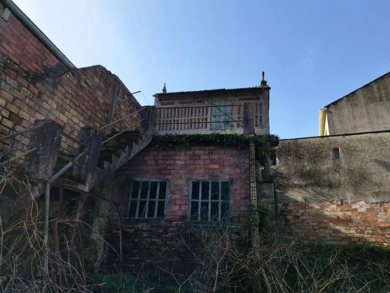 Vista exterior de Casa o xalet en venda en Pontevedra Capital  amb Jardí privat