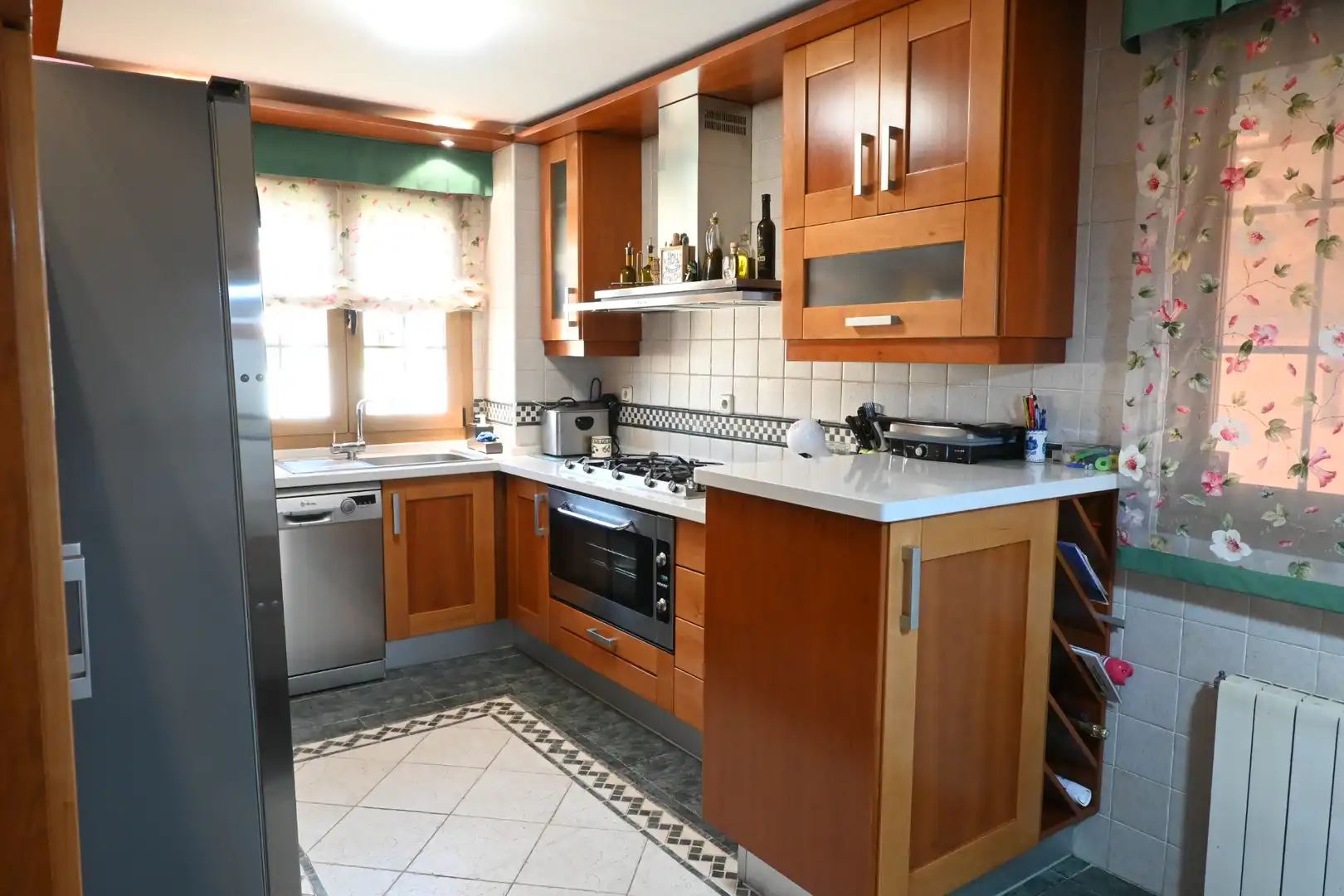 Cocina de Casa adosada en venta en Las Gabias con Aire acondicionado, Calefacción y Terraza