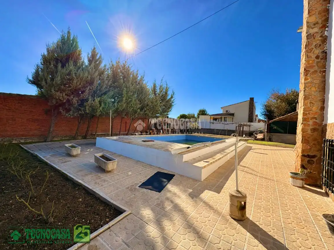 Piscina de Casa o chalet en venta en Dosbarrios con Calefacción