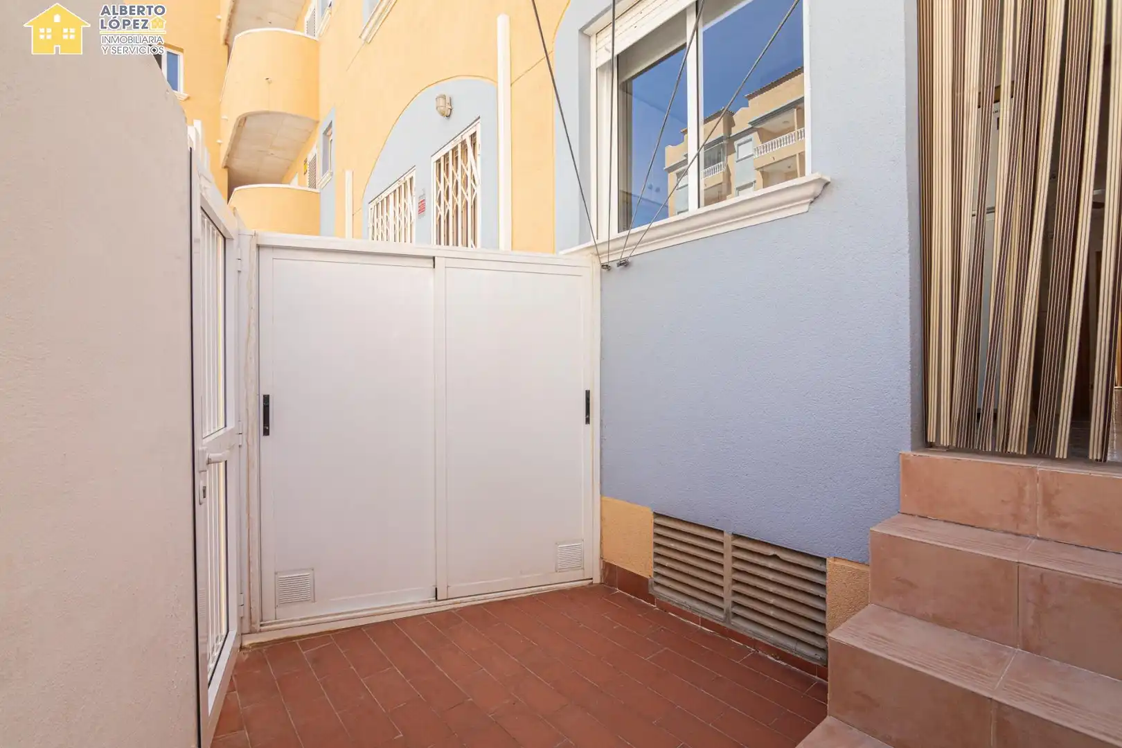 Bungalow with terrace for sale in Los Arenales del Sol, imagen 14