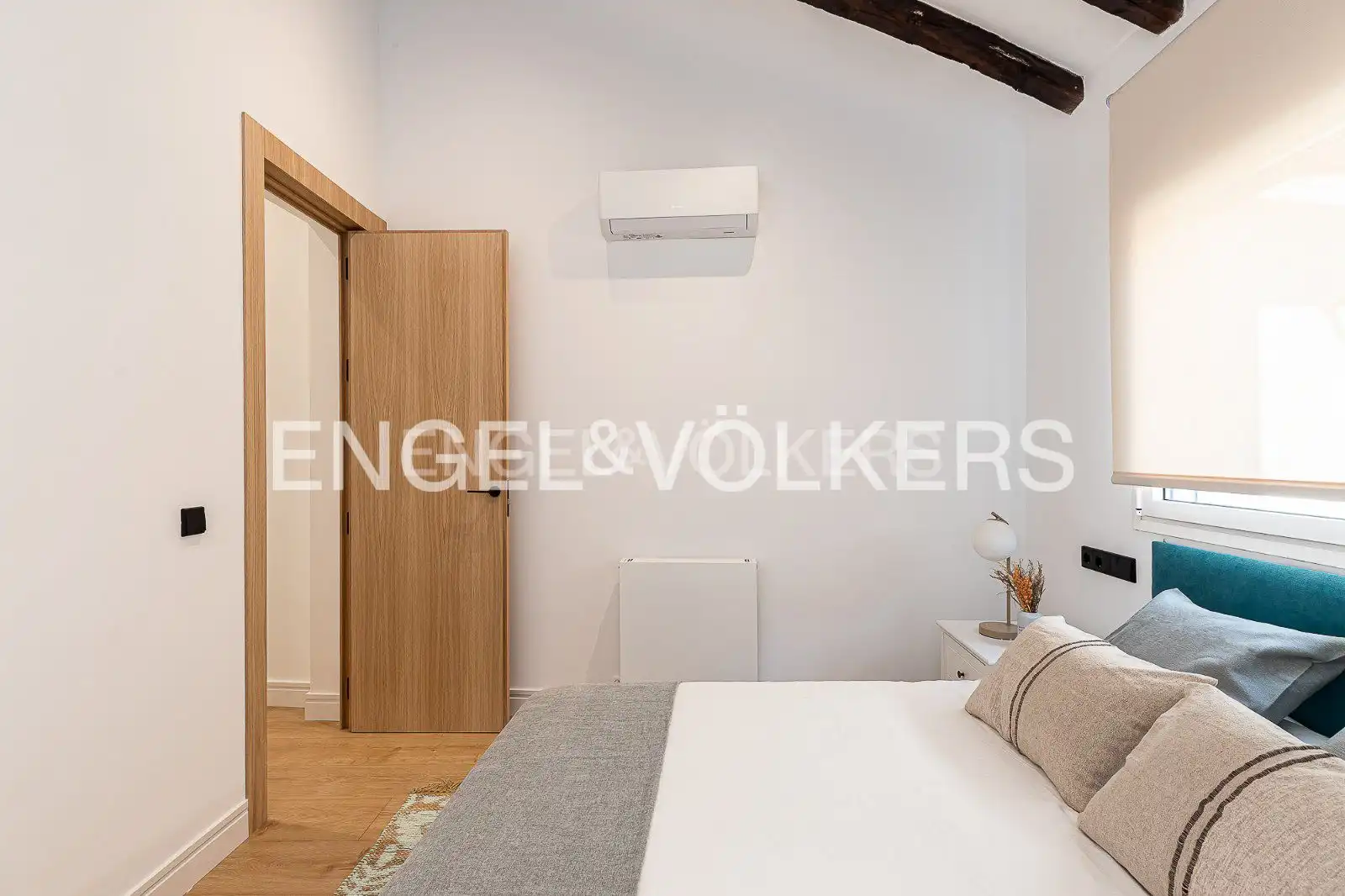 Bedroom of Attic for sale in Madrid  with Air Conditioner, Heating and Balcony
