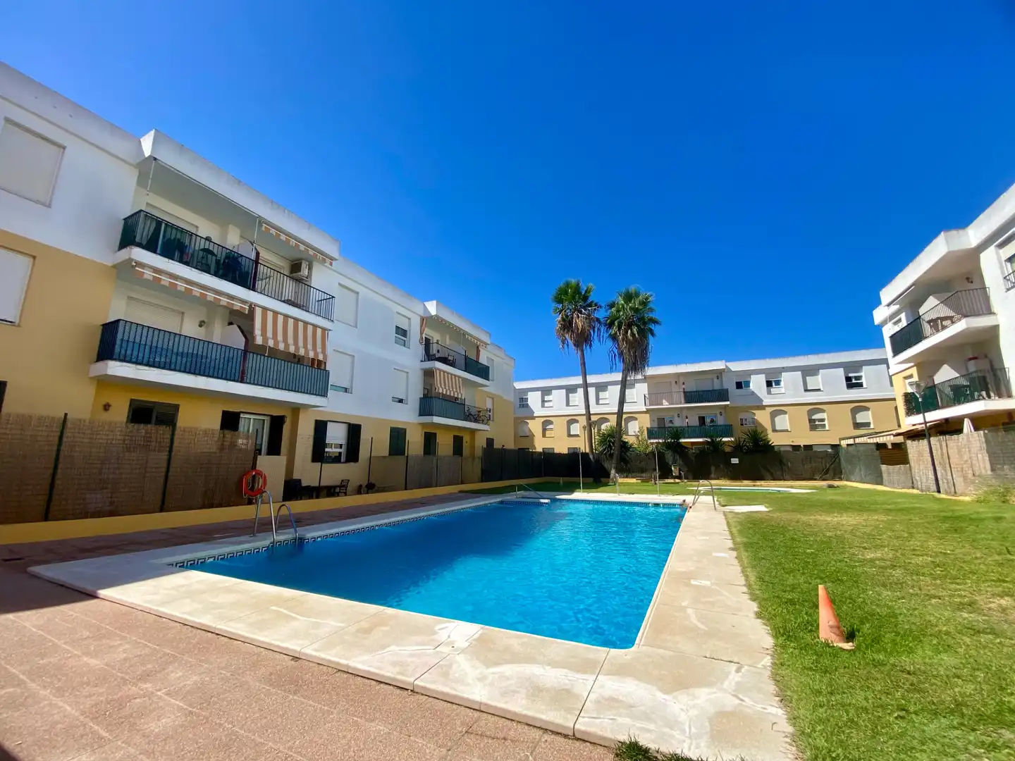Pis amb piscina en venda a Centro