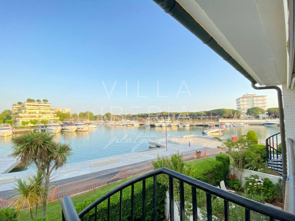 Terrasse von Einfamilien-Reihenhaus zum Verkauf in Castell d'Aro, Platja d'Aro i s'Agaró mit Gemeinschaftspool